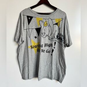UNIQLO Disney Dumbo Crows XL Gray Yellow Soaring High Up We Go Flags Cotton